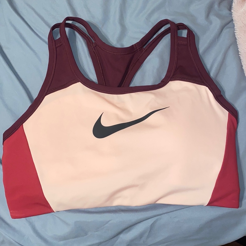 Nike sports bra size is large.